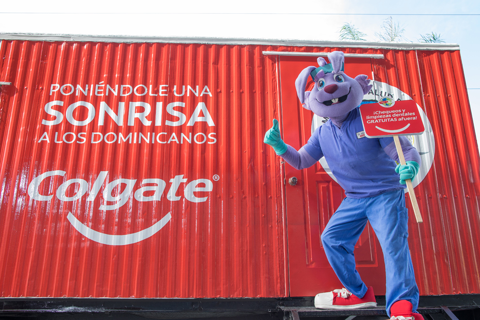 Colgate reafirma su compromiso de poner una sonrisa a los dominicanos