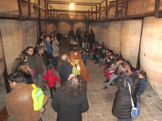 La AMPA del colegio Luis Palacios organizó una visita a Bodegas Dionisos