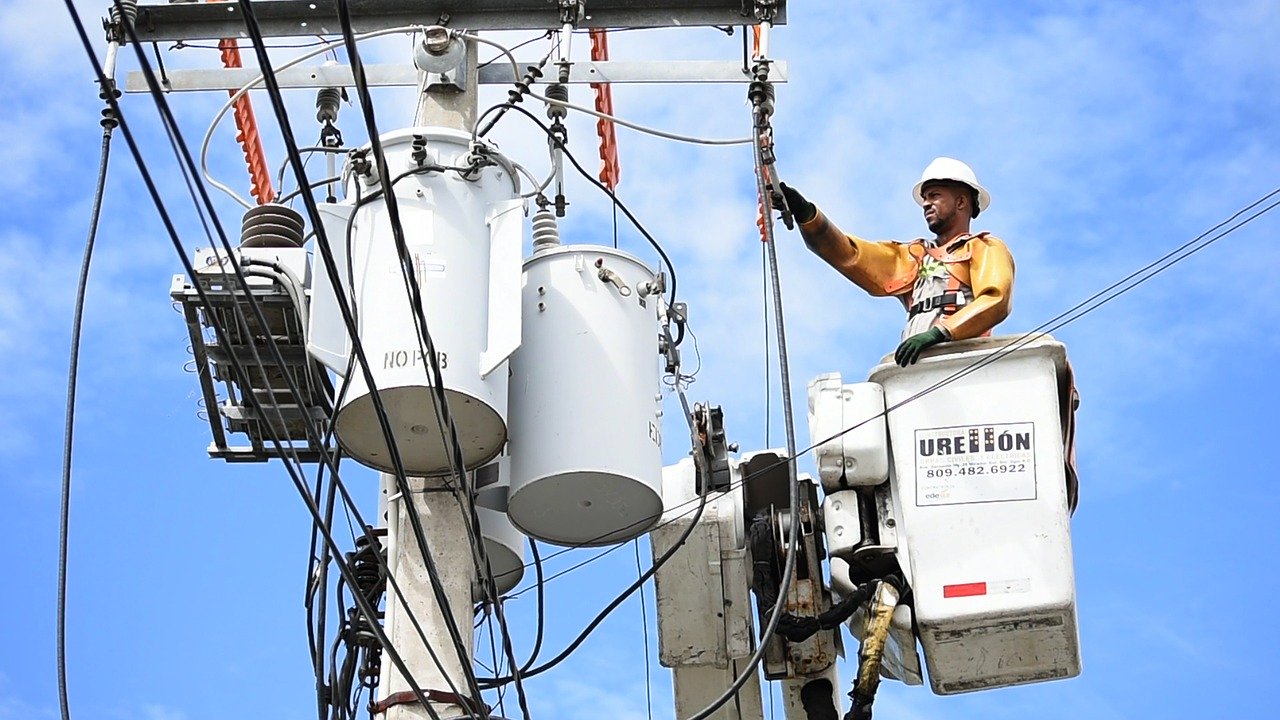 Journeyman Electrician License Requirements [2020 Update]