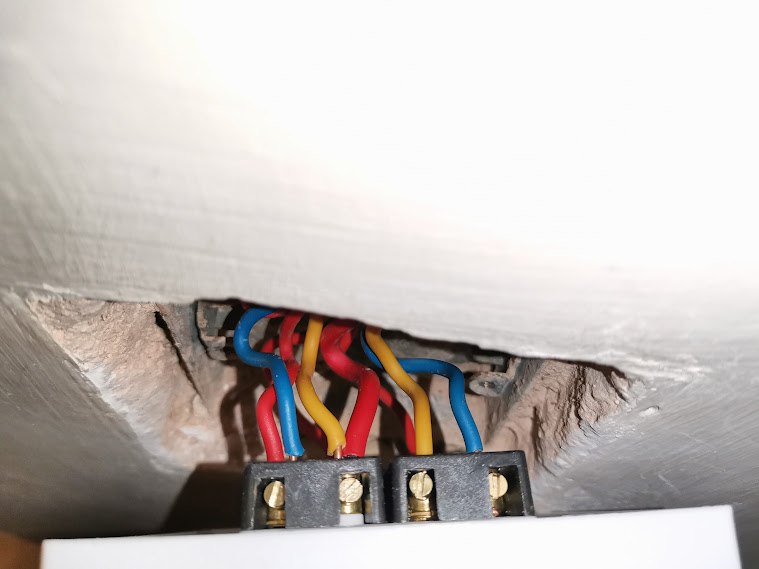 2 way light switch wired incorrectly (by myself) | on ElectriciansForums