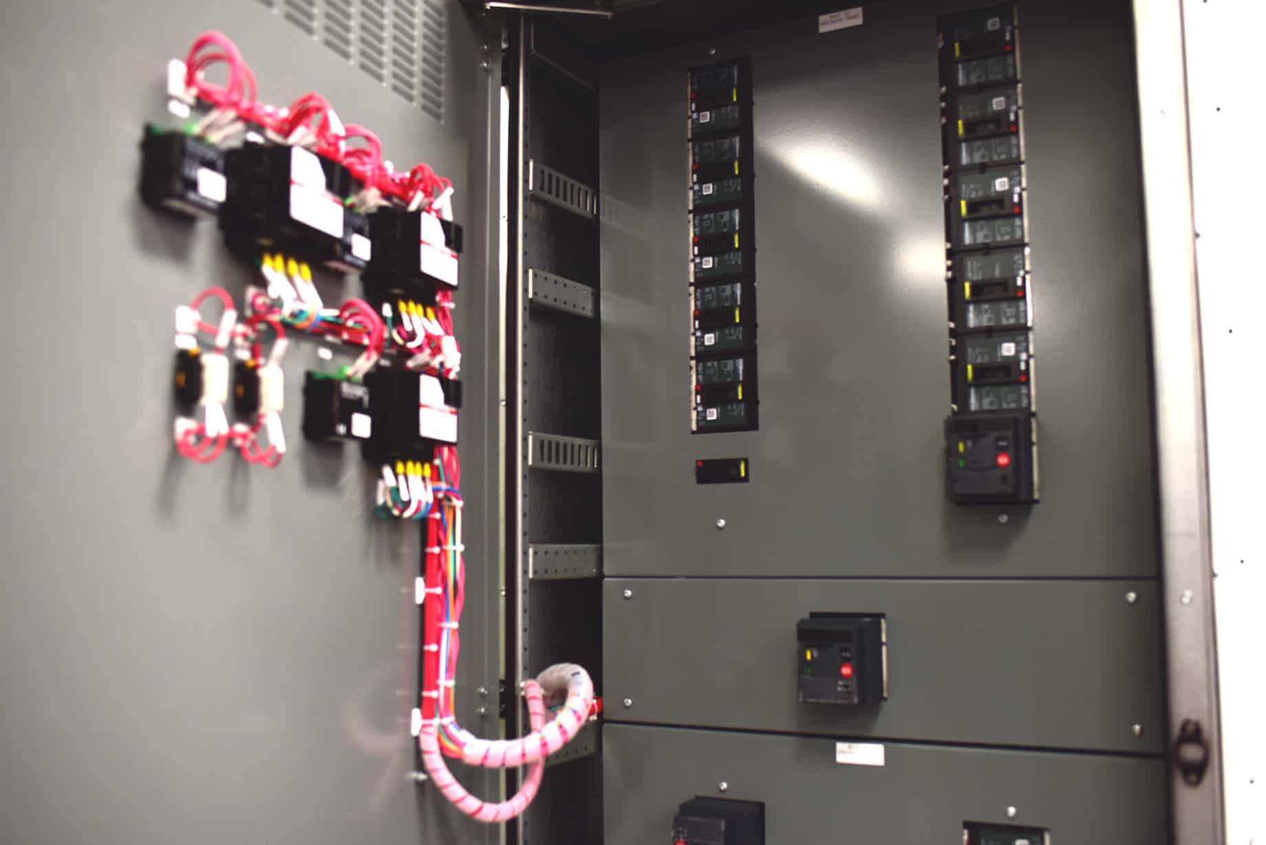 A Guide to Custom Electrical Switchgear Design, Function and Benefits