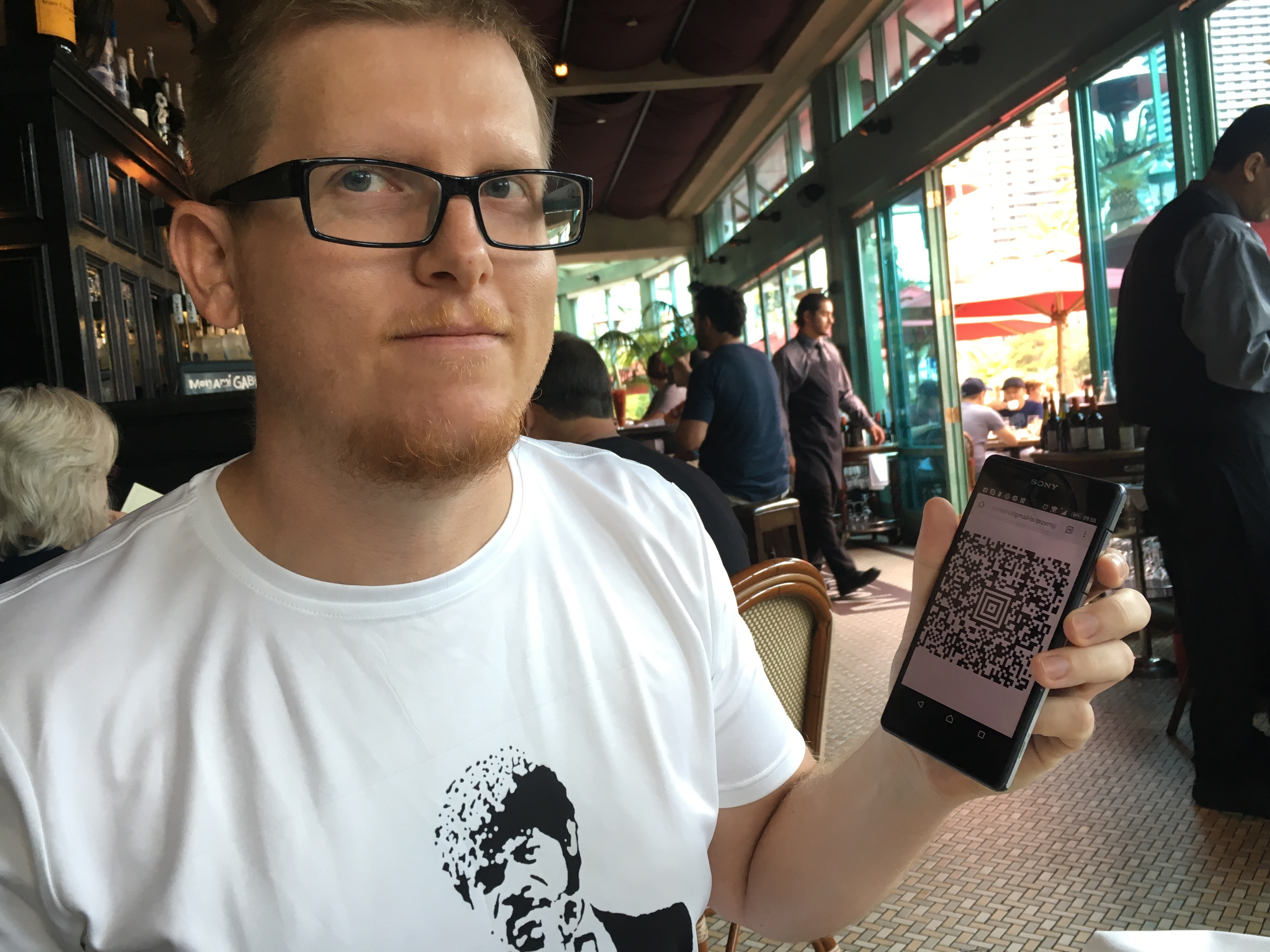 Hacker shows how easy it is to sneak into a VIP airport lounge with a QR generator Electronic