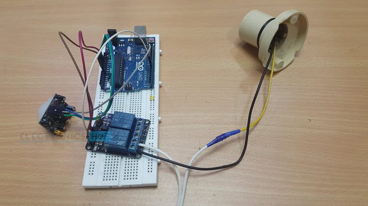 DIY Motion-Activated Lights: Arduino & PIR Sensor Project