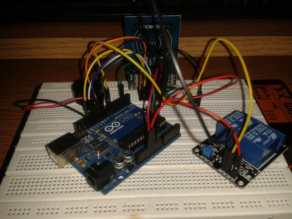Arduino RFID Reader RC522 + Access Control Security System
