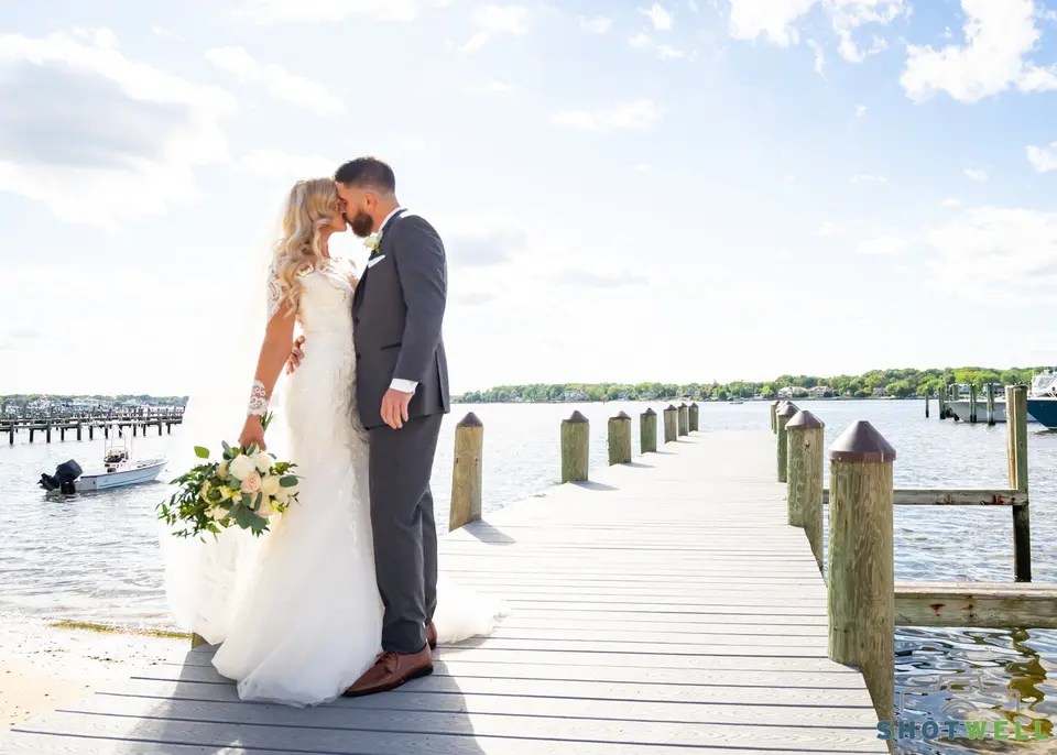 Clarks Landing Wedding Reviews & Pricing. Attend Our Next Expo!