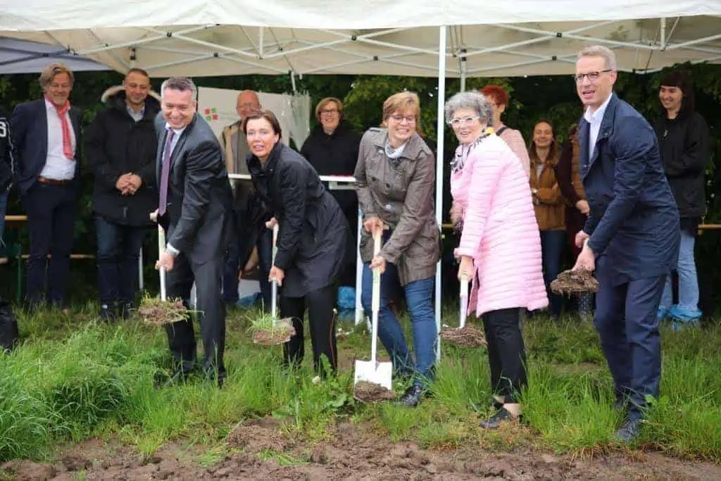Spatenstich in Fellbach elementi