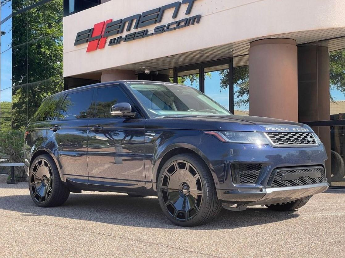 24 inch Koko Kuture Sicily in Gloss Black on a 2020 Land Rover Range