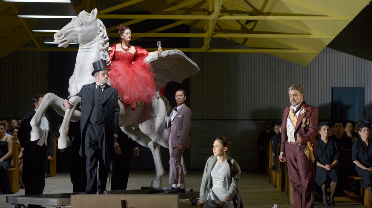 Les Huguenots by David Alden, Deutsche Oper Berlin Assistant Set