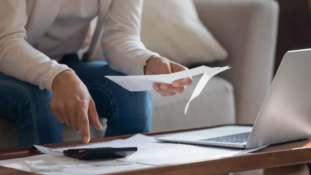 Refinancing a Student Loan? What You Should Know about Fixed Rates and
