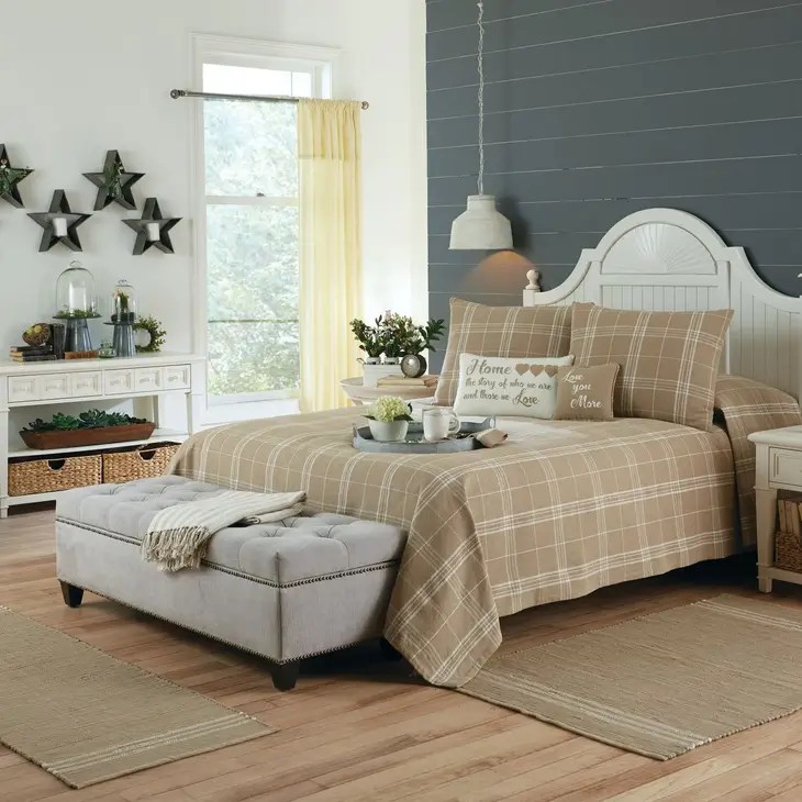 Quilt Vs Bedspread Vs Comforter Key Differences Explained Elfin View