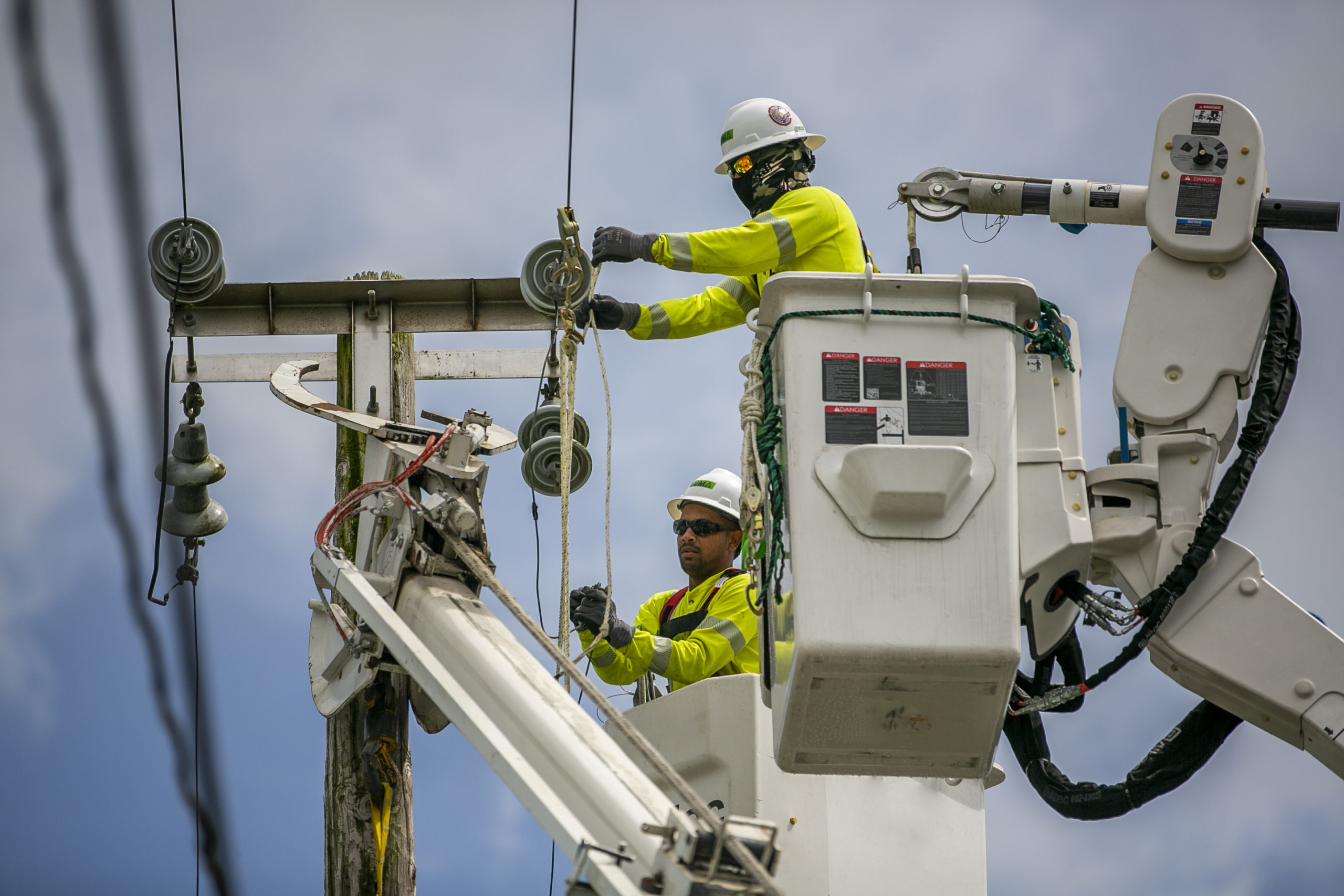 Según LUMA Energy, más de un millón de abonados ya tienen luz