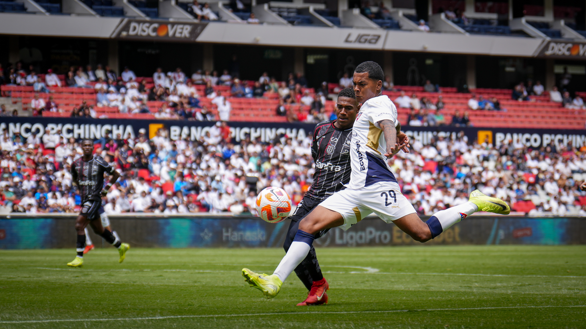 ⚽️🇱🇻El ‘Rodillo’ perdió en los descuentos  