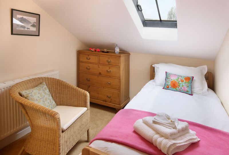 Damson & Orchard Spacious Holiday Barn in Cheshire