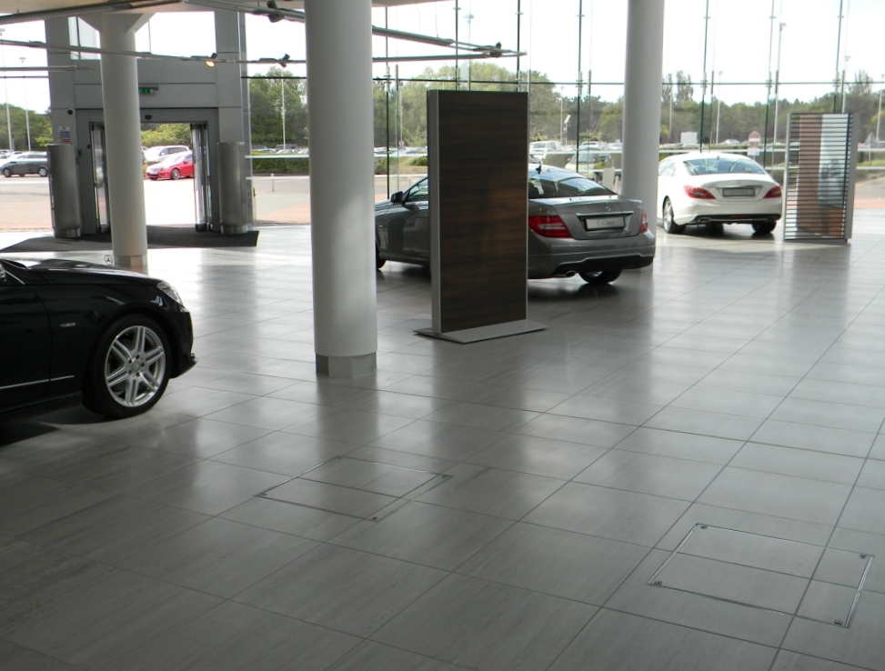 Mercedes benz uk head office