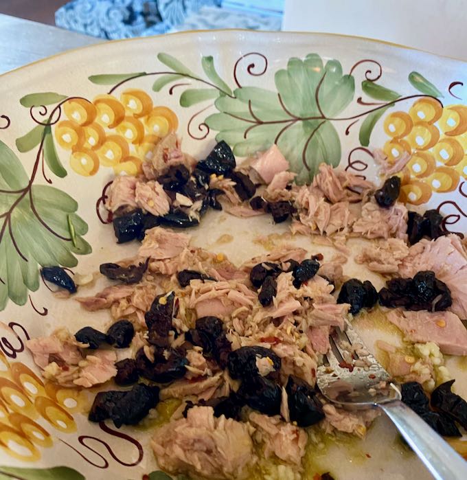 zucchini + tuna pasta Elizabeth Minchilli