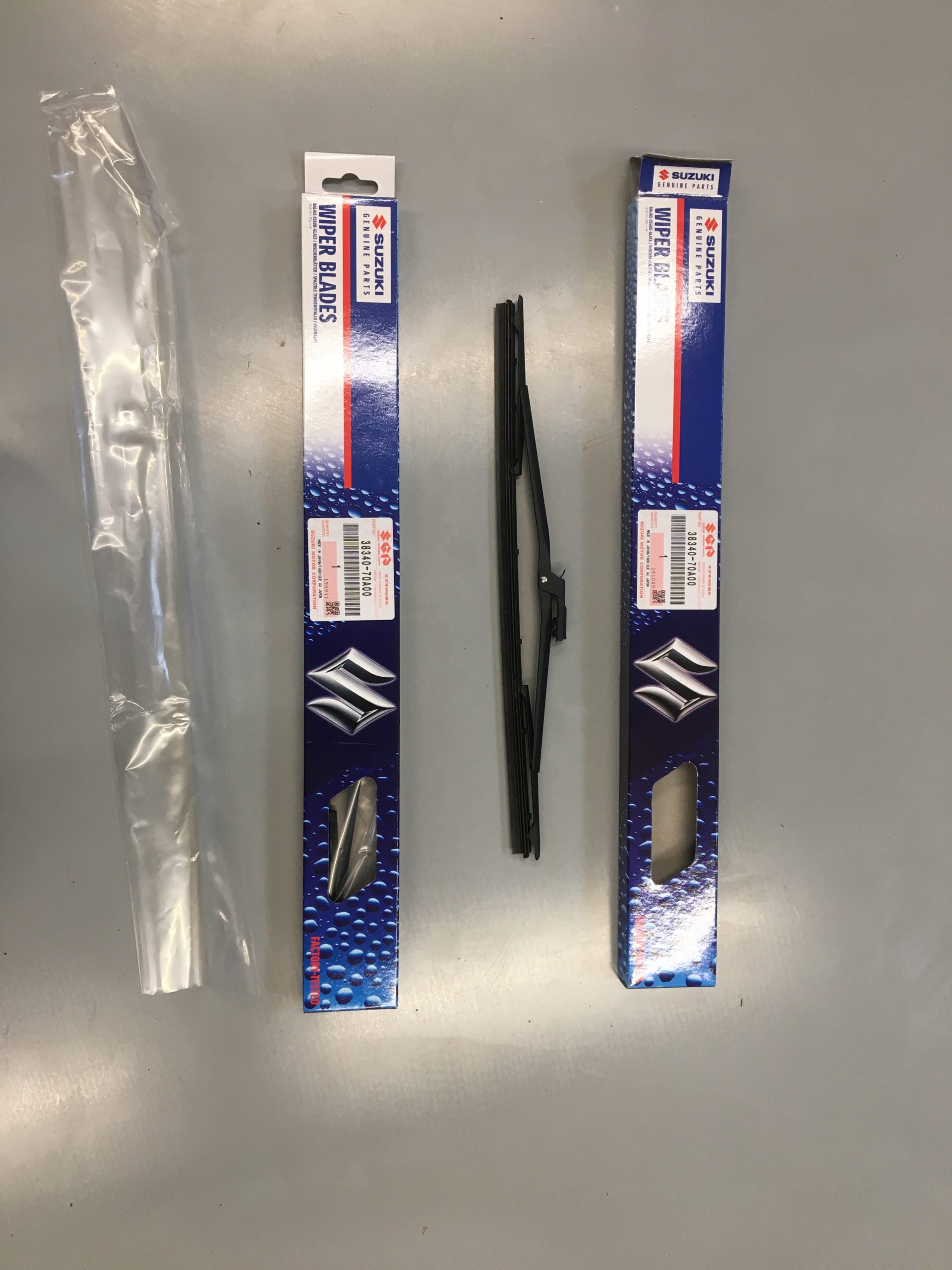 Suzuki LJ LJ 102050 & 80 Wiper blade assey new OEM original parts nr