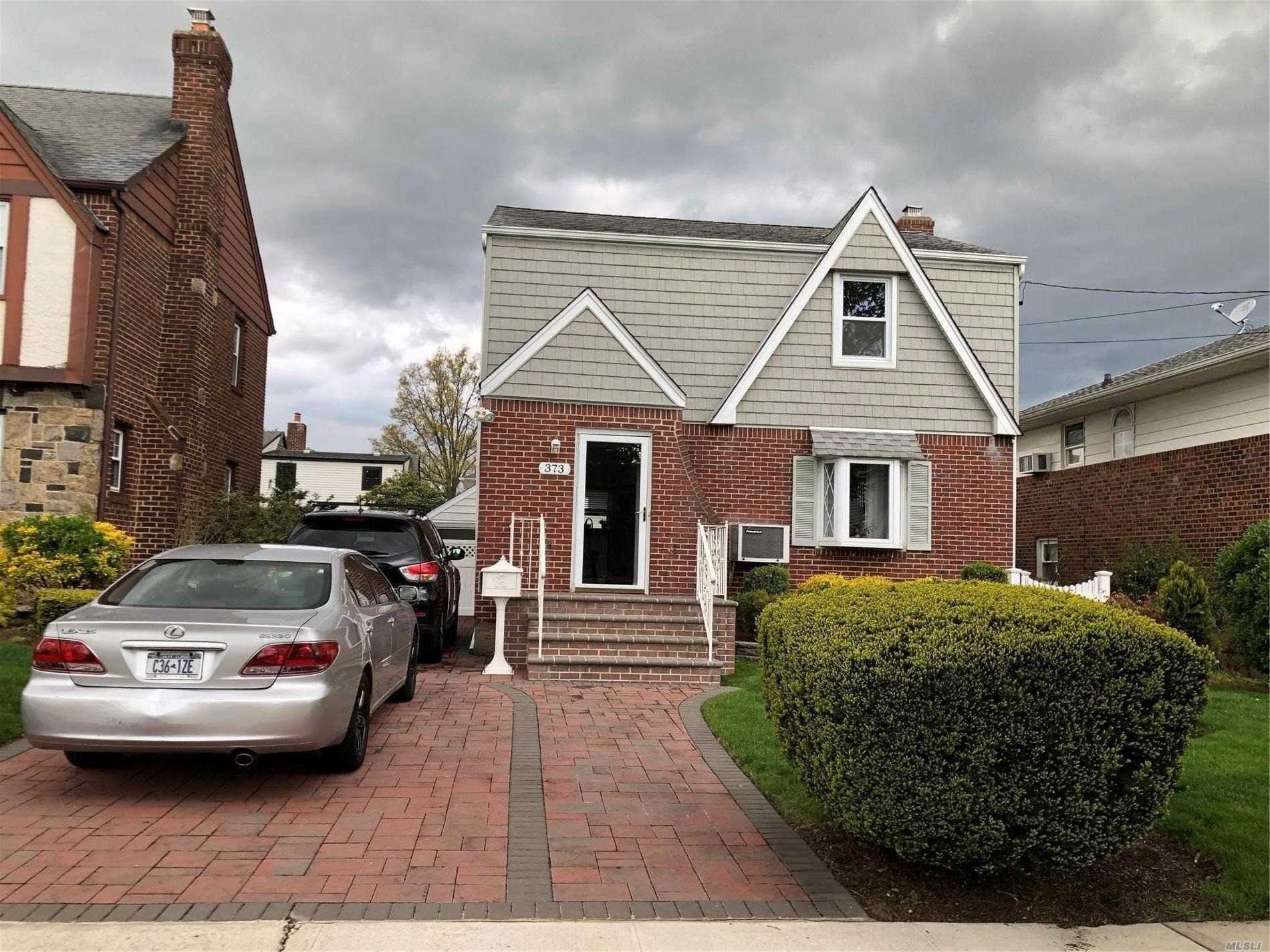 373 Roxbury Road, Garden City, NY Ellen Kim Realtor