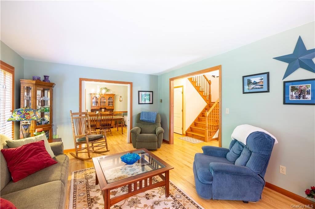 1407 Beautiful Home in Private Setting Elliott & Pomeroy Real Estate