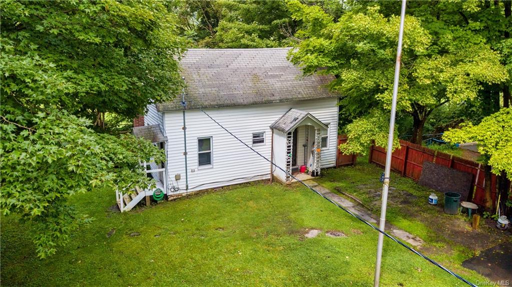 1412 5 Bedroom Victorian with Detached Cottage Elliott & Pomeroy Real