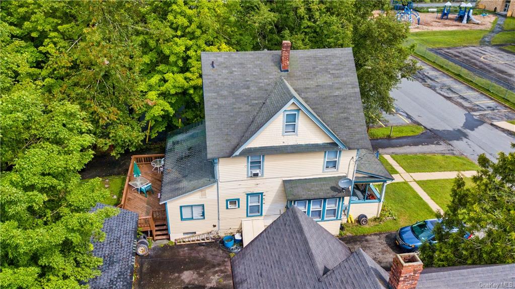 1412 5 Bedroom Victorian with Detached Cottage Elliott & Pomeroy Real