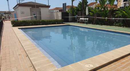 VOX denuncia que «la piscina de Tavernes Blanques ha tenido que cerrar por ser peligrosa para los niños»