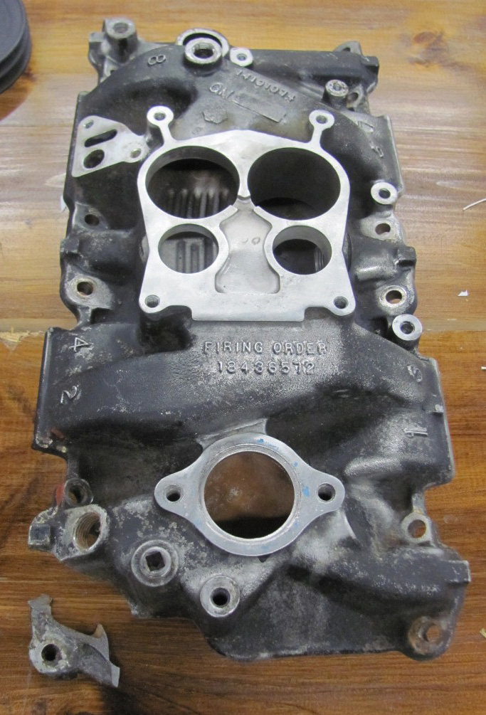 Chevy 305 350 V8 4 bbl Factory Aluminum Intake Manifold 14101074