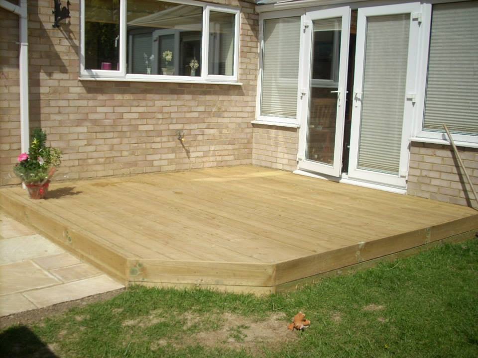 GARDEN CONSTRUCTION SERVICES Elm Fencing