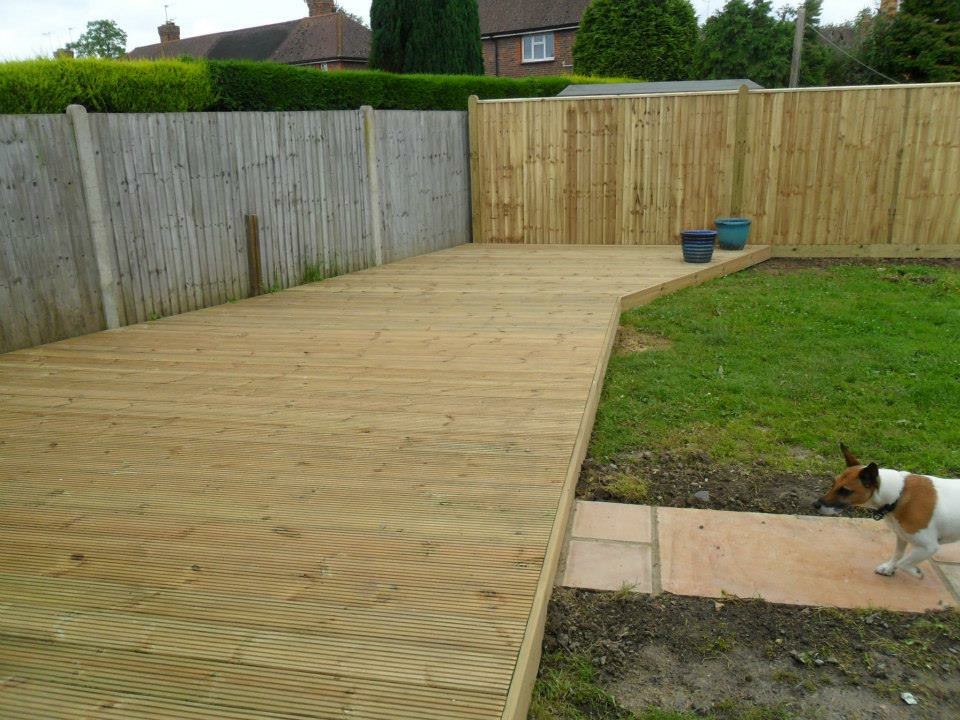 GARDEN CONSTRUCTION SERVICES Elm Fencing