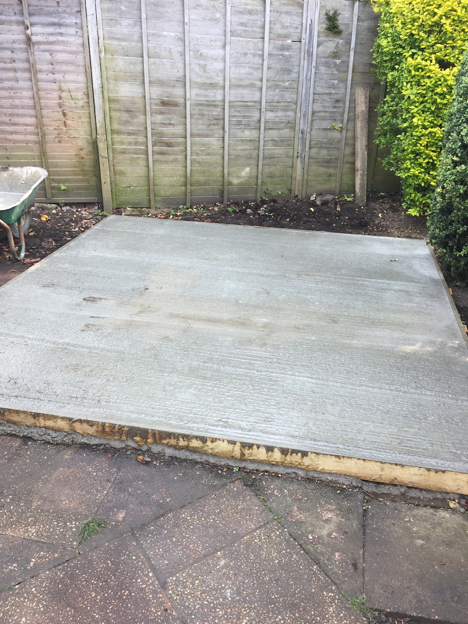 GARDEN CONSTRUCTION SERVICES Elm Fencing