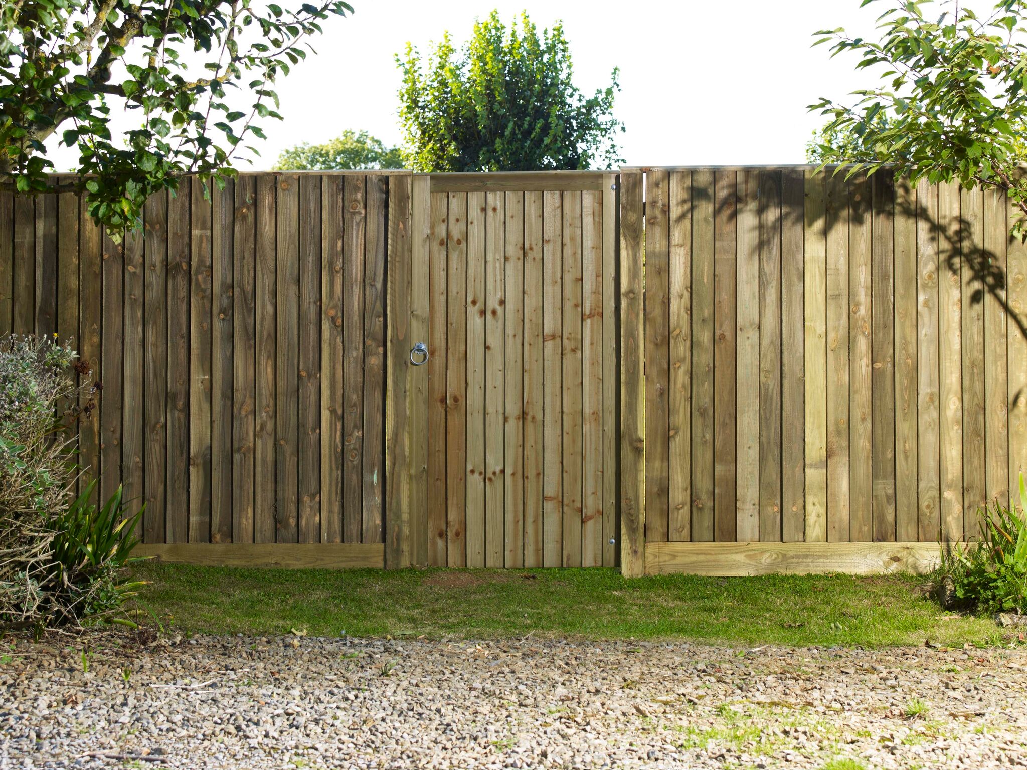 Elmwood Fencing supplies Suppliers of all types of Garden fencing.