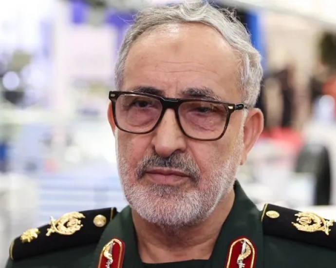 Irán confirma muerte del jefe del Estado Mayor de las FFAA
