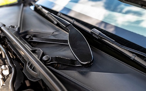 Windscreen Wiper System : Design, Working, Types & Its Uses
