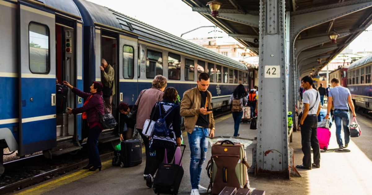StudenÈii Vor Beneficia Doar De O Reducere De 50 Pentru Transport Ministrul EducaÈiei SusÈine Propunerea Ca StudenÅ£ii SÄ PrimeascÄ Gratuitate Pentru 12 CÄlÄtorii Emaramures