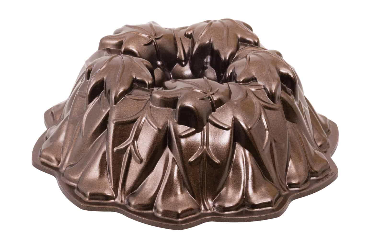 Top Tips On How To Use A Bundt Pan + Best Bundt Cake Recipes
