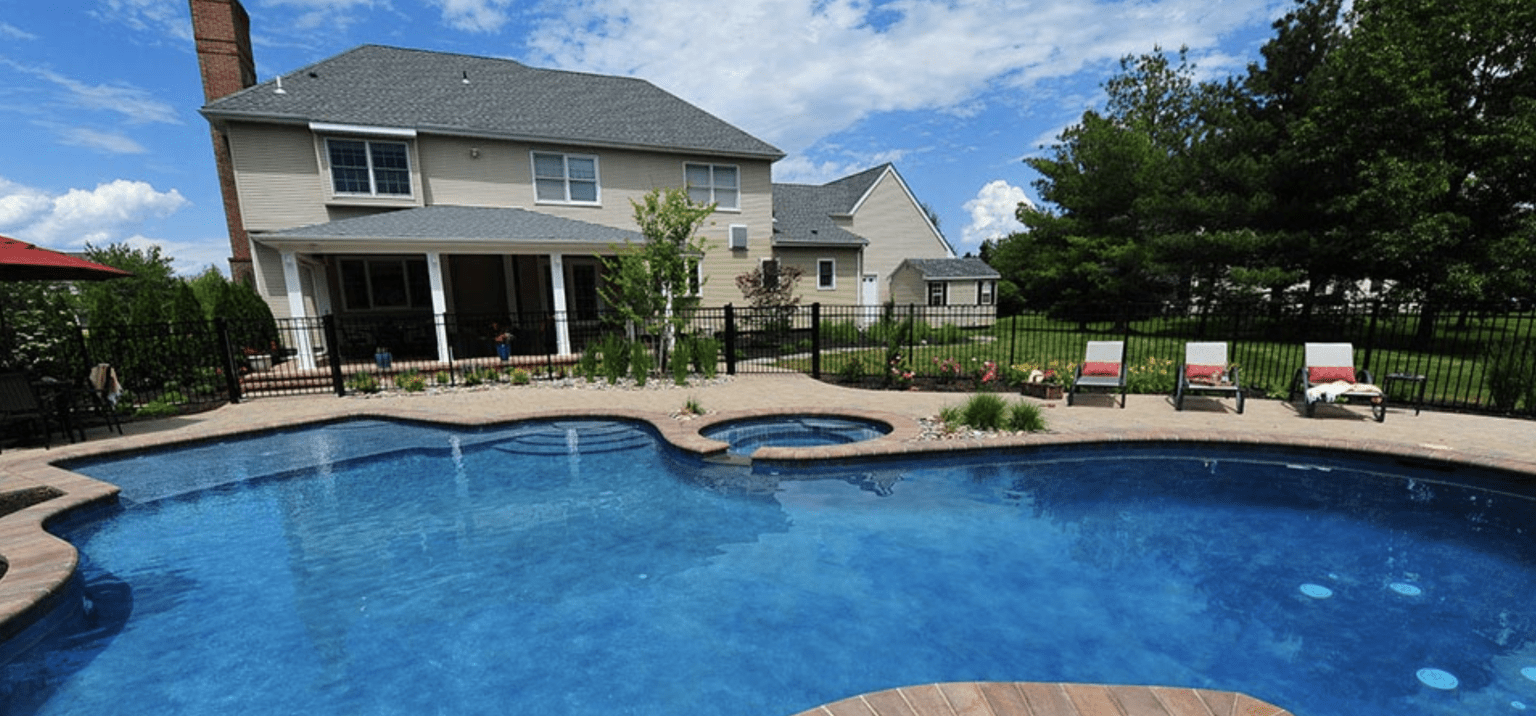 Difference between pool types, Gunite Liner Fiberglass