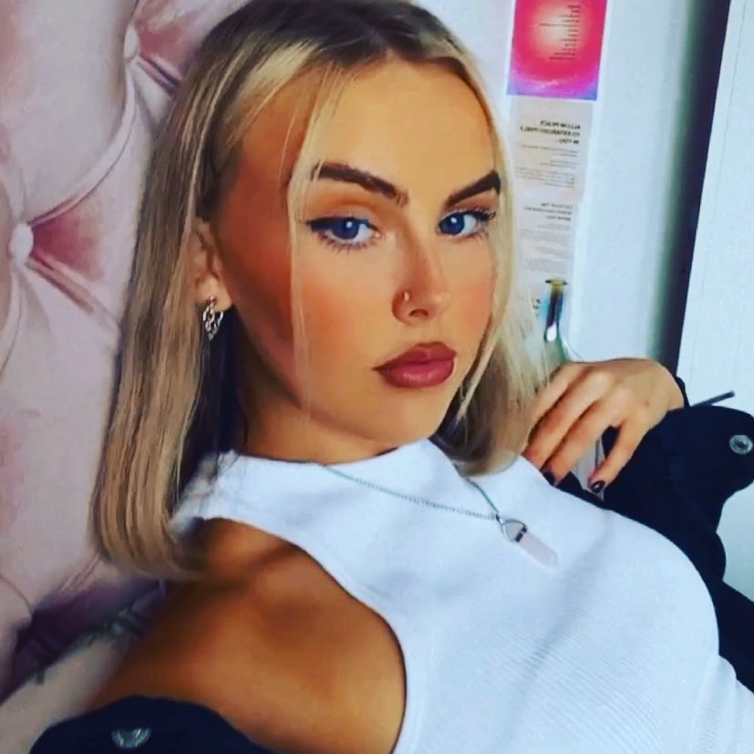 Charlotte Pritchard's Instagram, Twitter & Facebook on IDCrawl