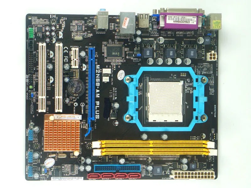 Asus M2N68AM PLUSMotherboard AM2/AM2+ uATX Empower Laptop