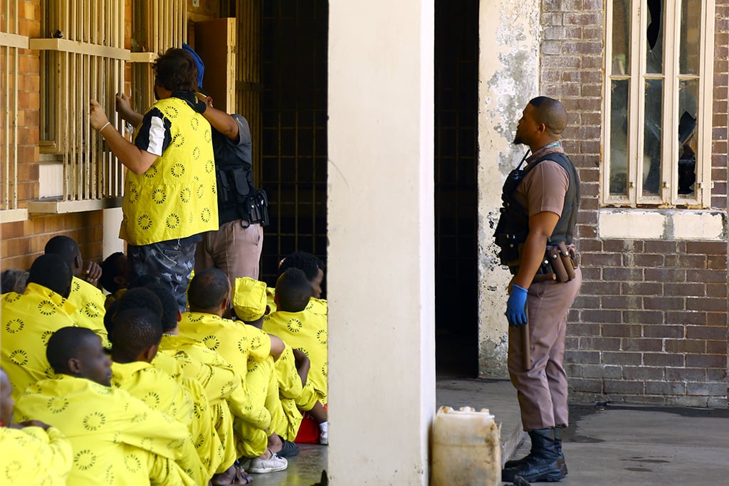 IN PICTURES OperationVala hits Joburg prison eNCA