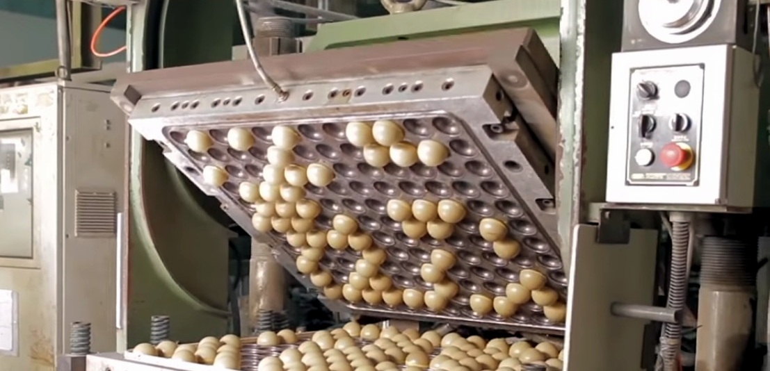 How Tennis Balls are Made? [DETAILED EXPLANATION]