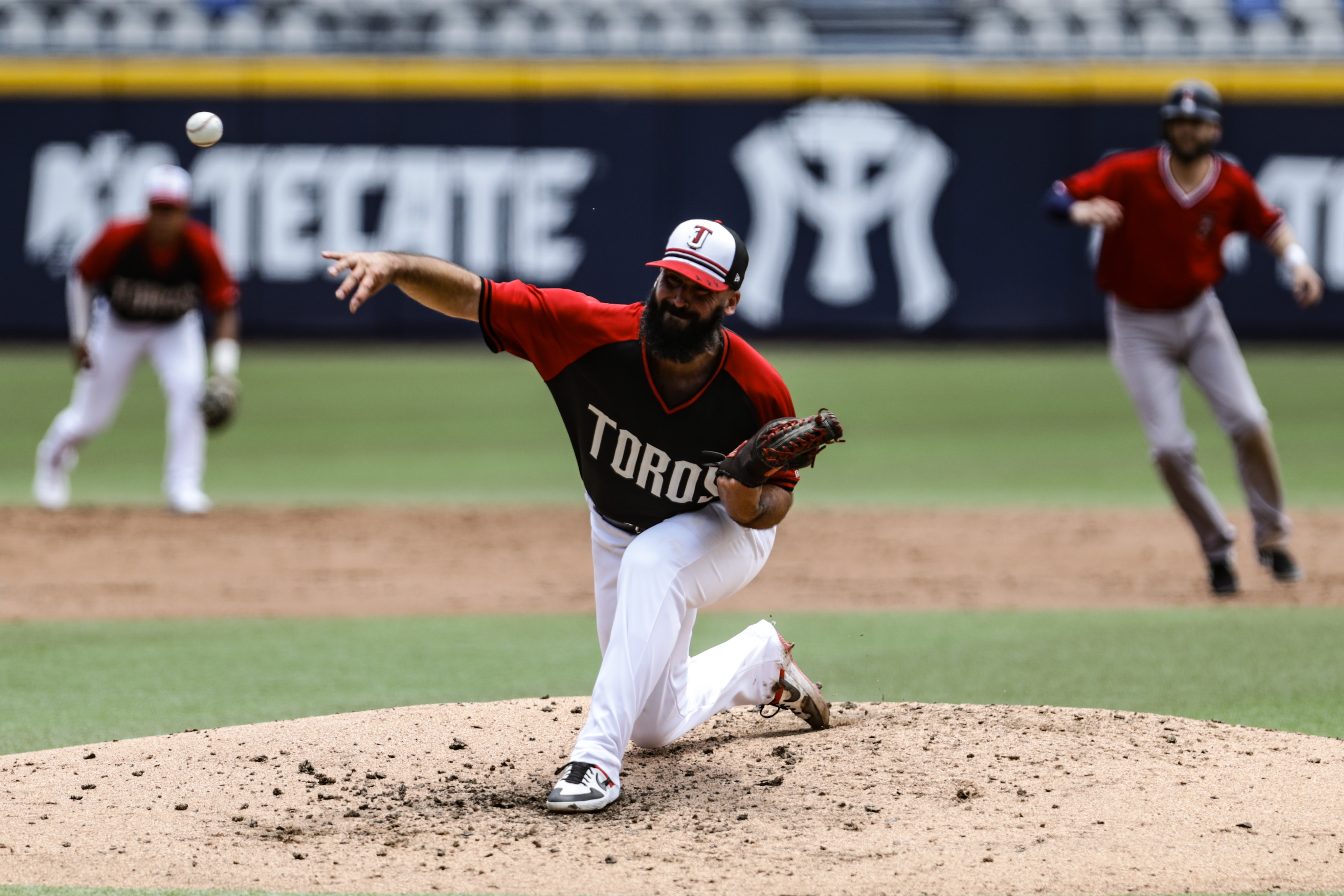 Joe Van Meter abrirá el Juego Inaugural En Linea BC