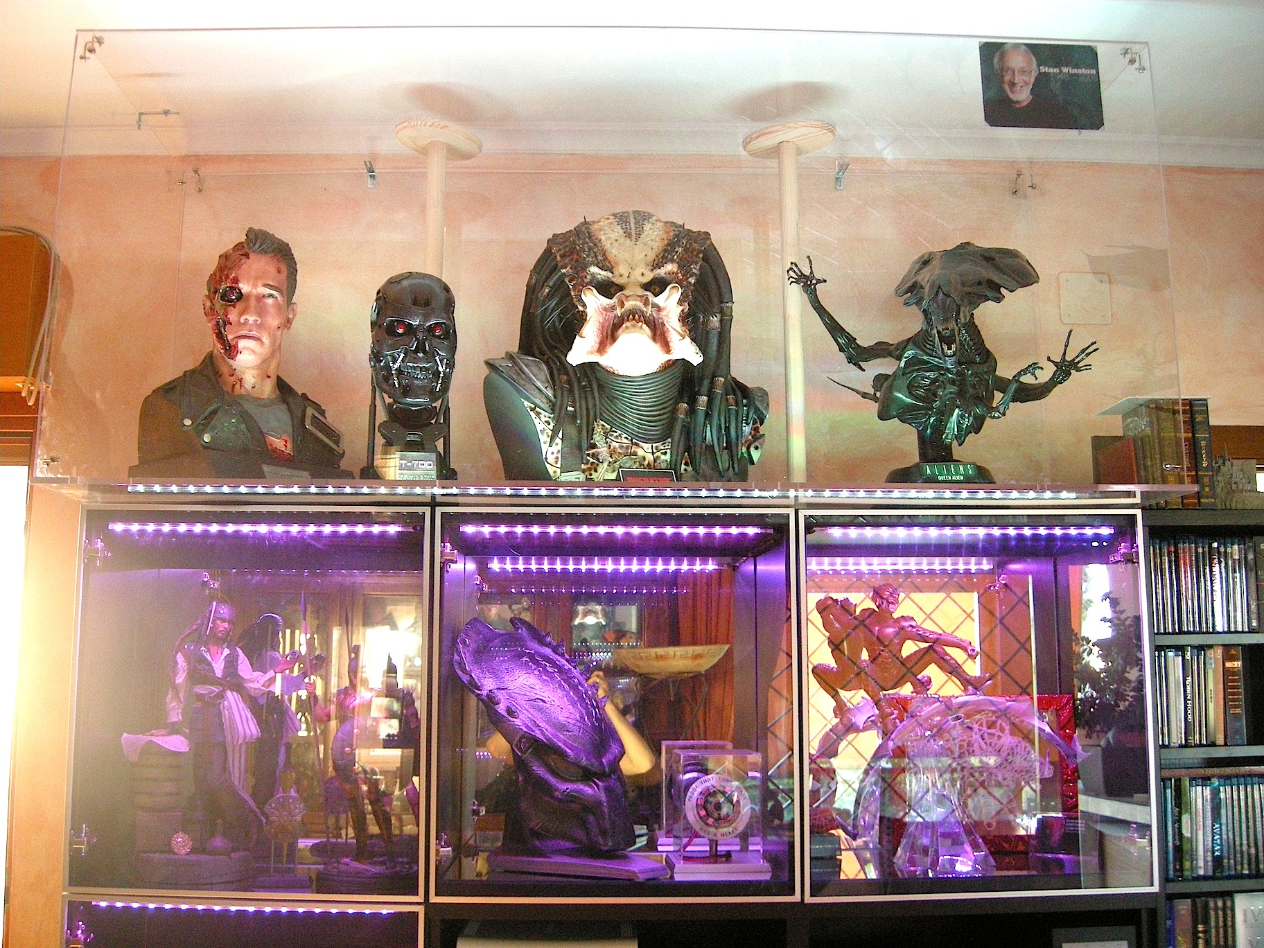 My New Sideshow "Stan Winston" Plexi Display Case Statue Forum