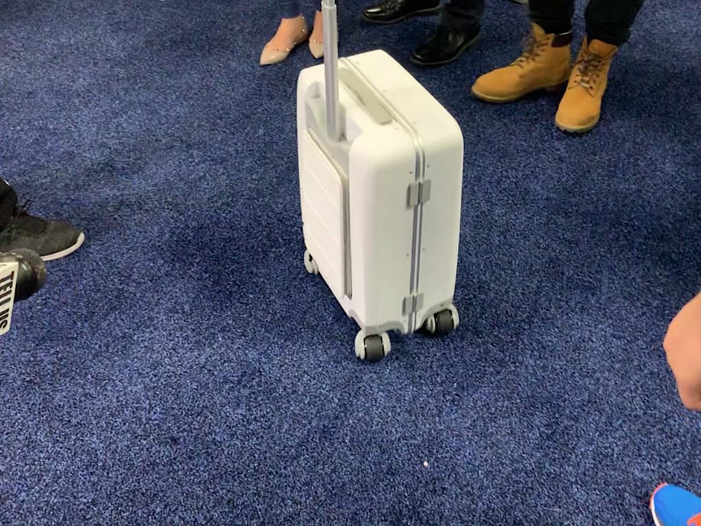 Ovis Suitcase, la maleta que te seguirá a donde vayas • ENTER.CO