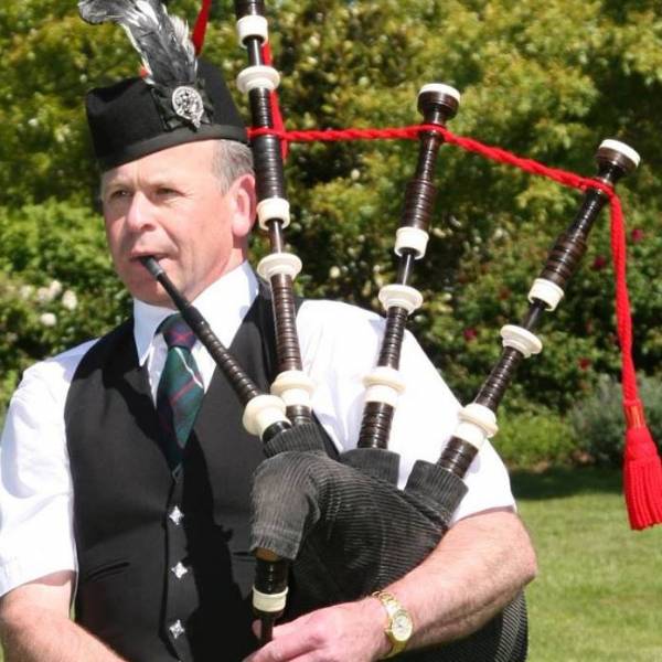 Book a Bagpiper Weddings, Parties & Corporate Events