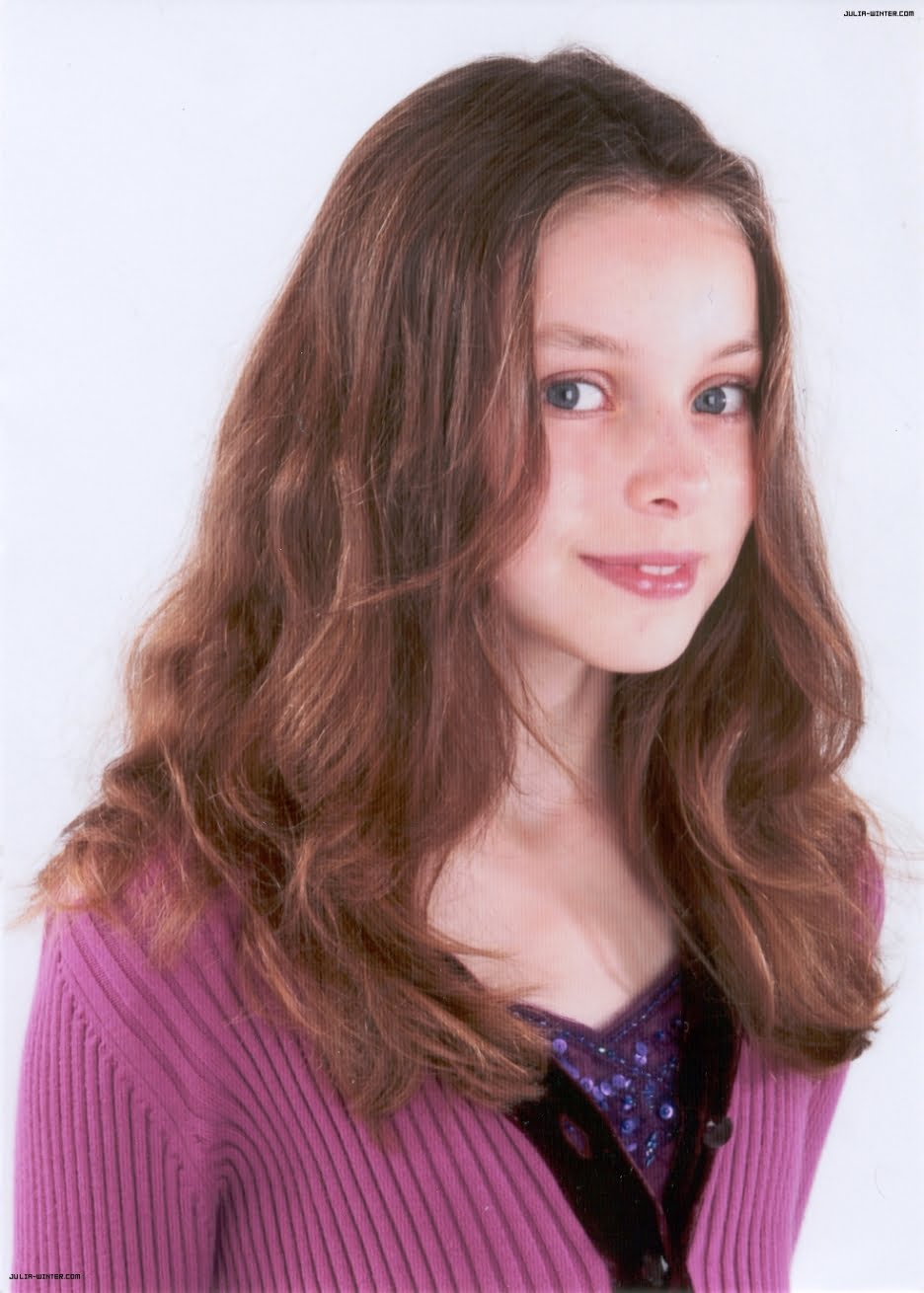 Julia Winter Wiki Young, Photos, Ethnicity & Gay or Straight