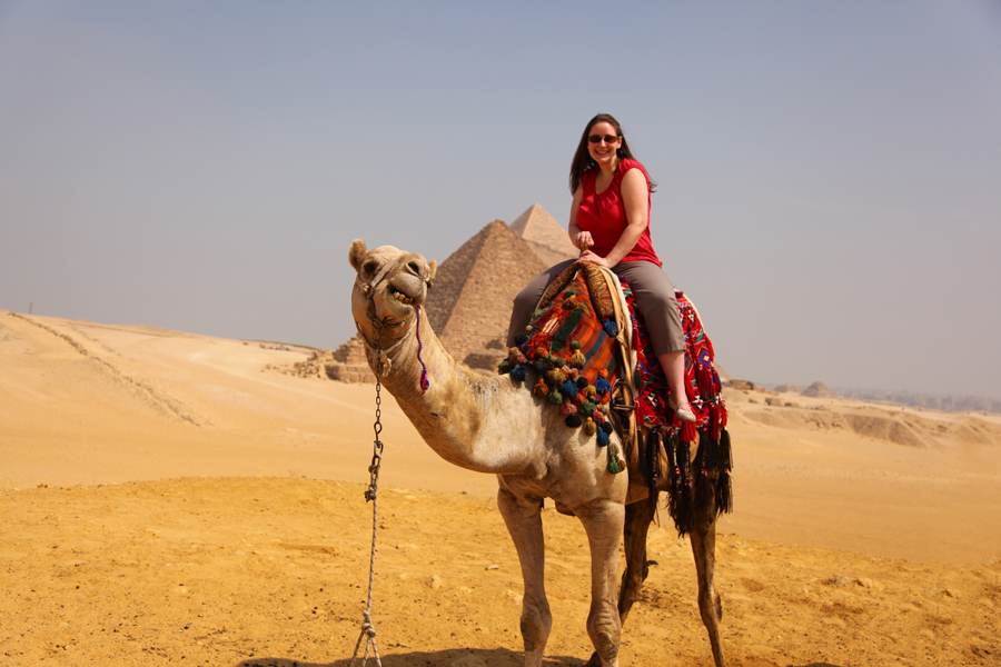 That would please her too. Riding a Camel in Egypt - Entouriste