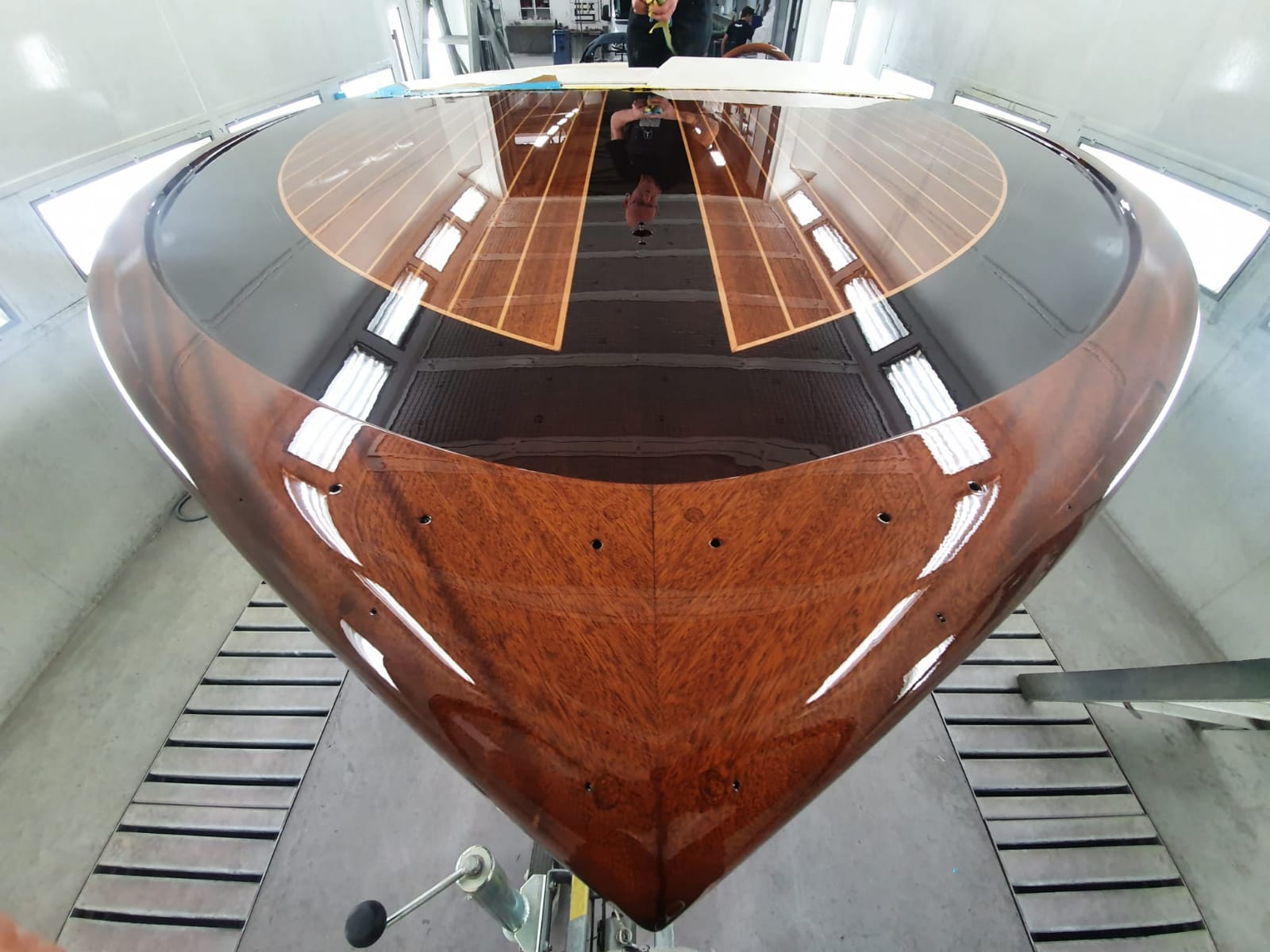 How to varnish a boat step by step • Epifanes