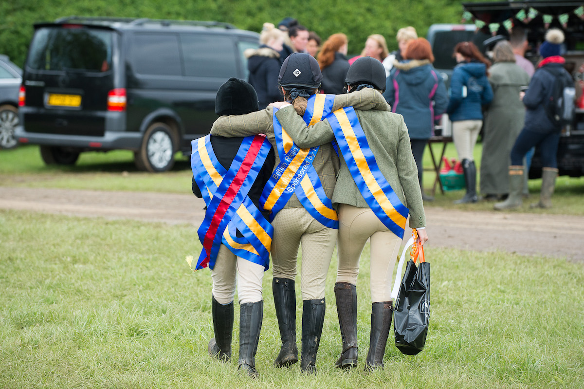 BLACK AND NAVY BREECHES TO BE ALLOWED FOR RIDING CLUB COMPETITIONS ETN