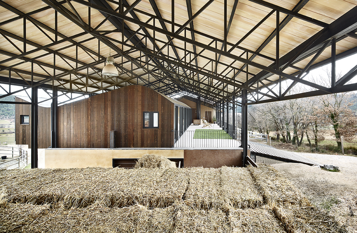 La Llena" Equestrian Center a modern stable Equilife World