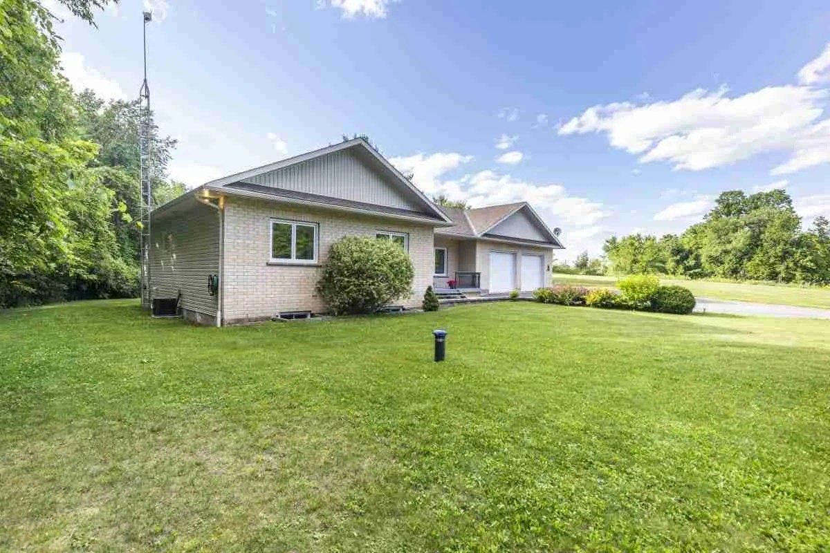 Photo Gallery for 279 Purdy Road