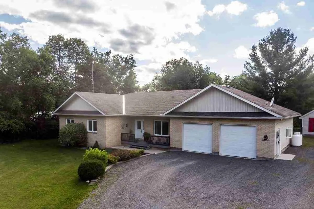 Photo Gallery for 279 Purdy Road